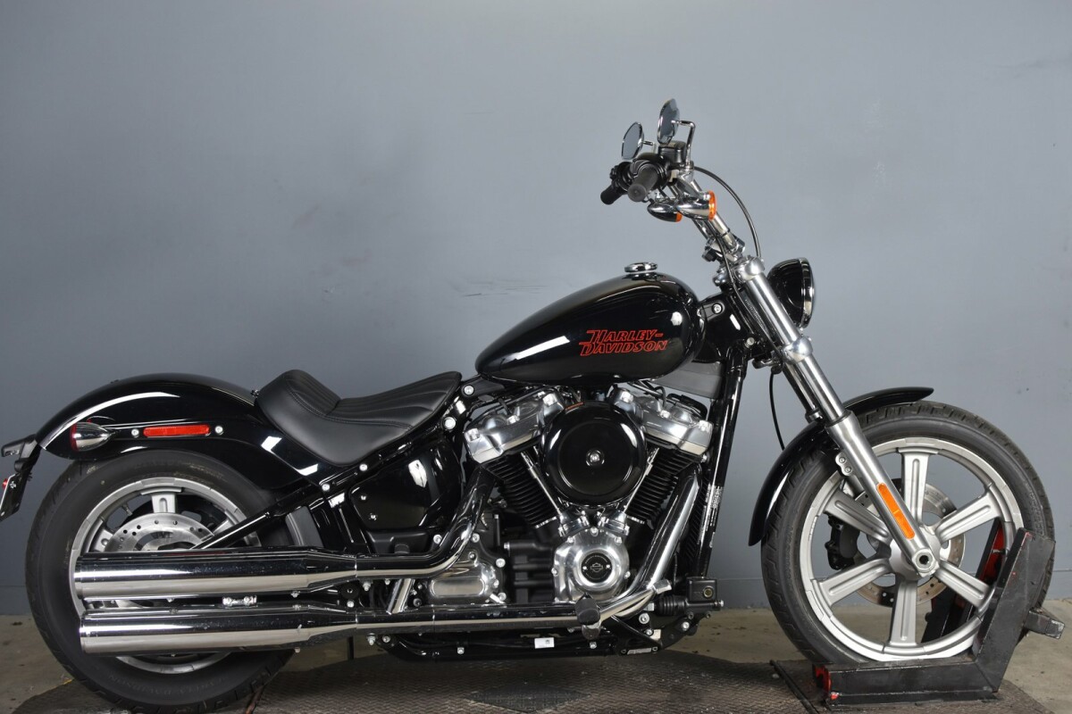 Harley-Davidson Softail Standard Bisa Kredit di BSI OTO, Ini Simulasinya!