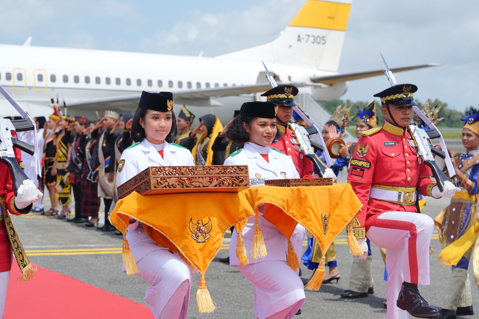 Kepala BPIP Sambut Kedatangan Duplikat Bendera Pusaka dan Teks Proklamasi di Kaltim