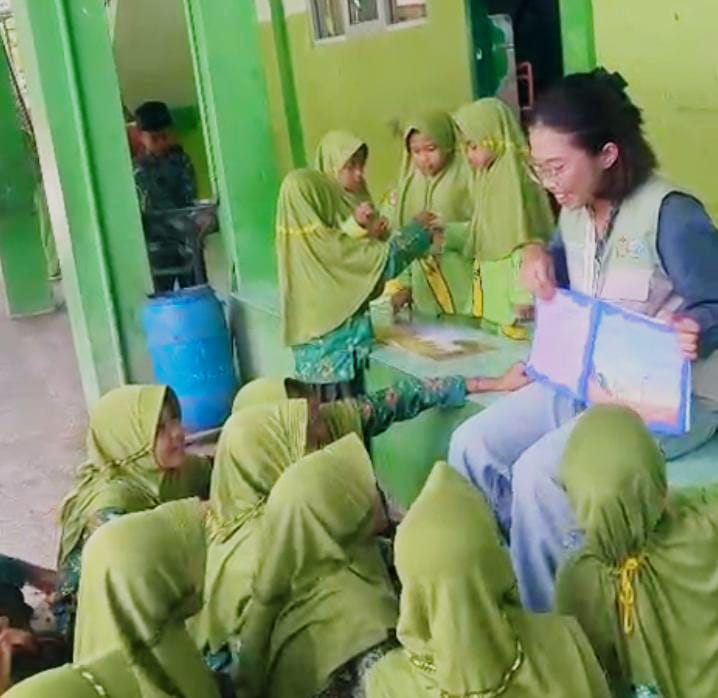 Layanan Perpustakaan Keliling Jangkau Sekolah Pedesaan di Cilacap