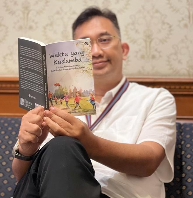 Bank Indonesia Purwokerto Mengembangkan Literasi Melalui Buku Cerita Anak-anak di Panti Asuhan