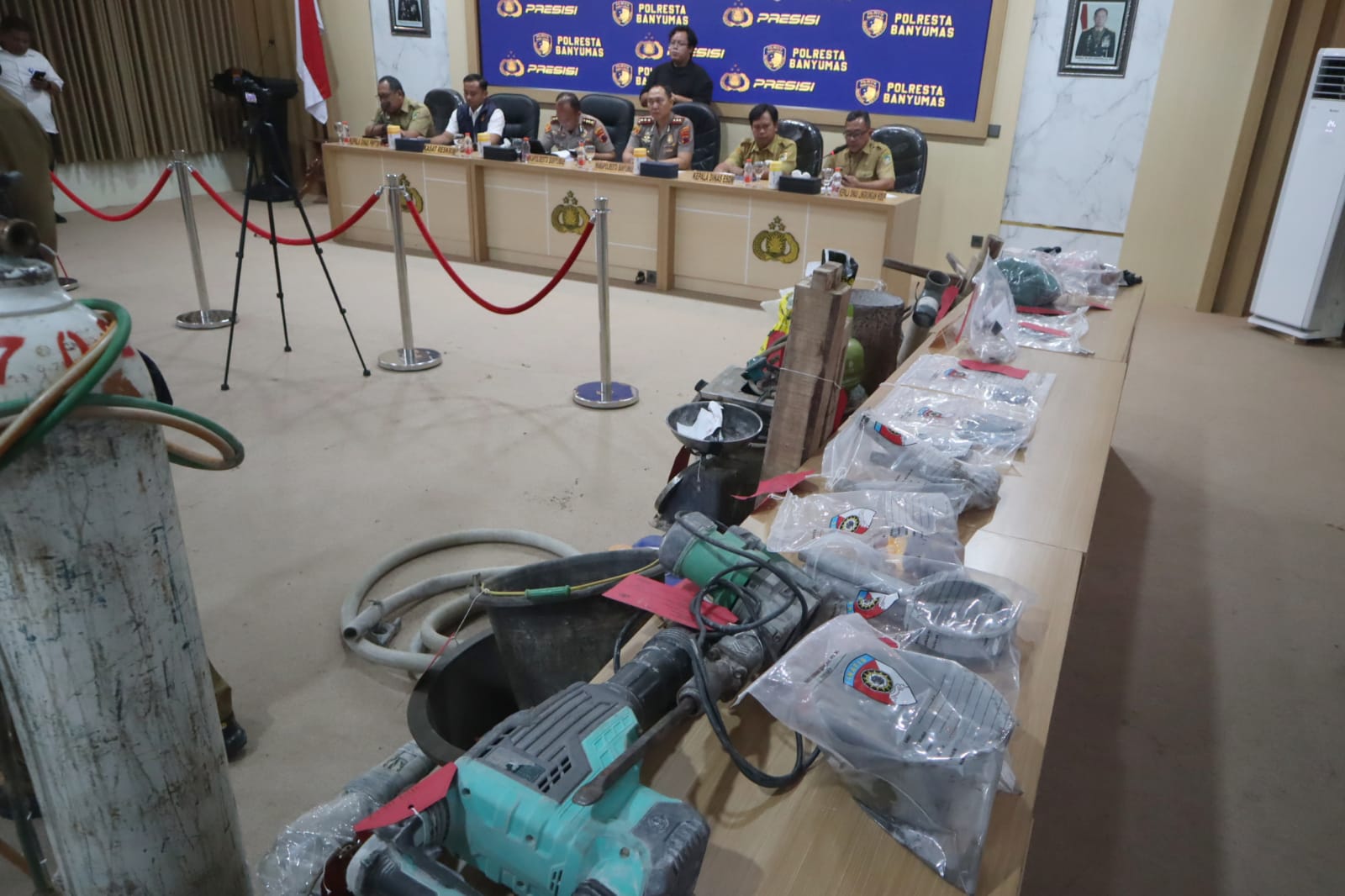 Tambang Emas Ilegal di Banyumas Dibongkar, Tiga Aktor Utama Diamankan