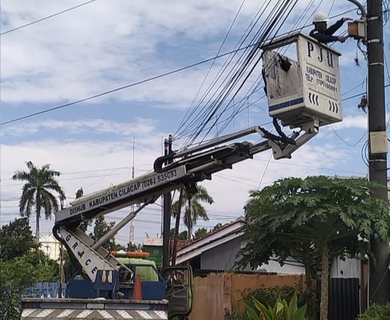 Jalan Gelap di Cilacap Mulai Ditangani, 17 Titik PJU Akan Dipasang Tahun 2025