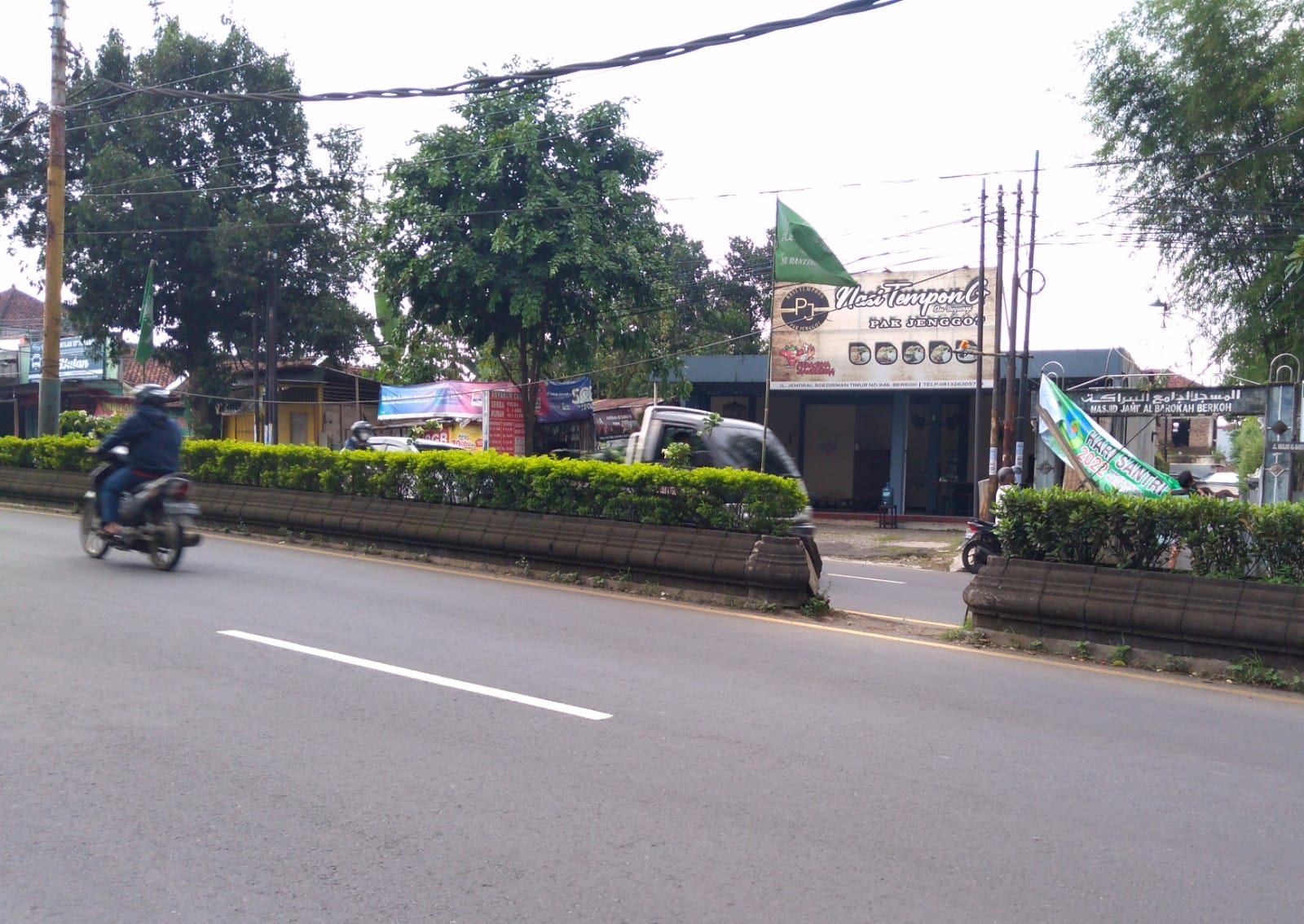 Berbahaya, Penutupan Celah Median Jalan Gerilya Belum Juga Dilakukan