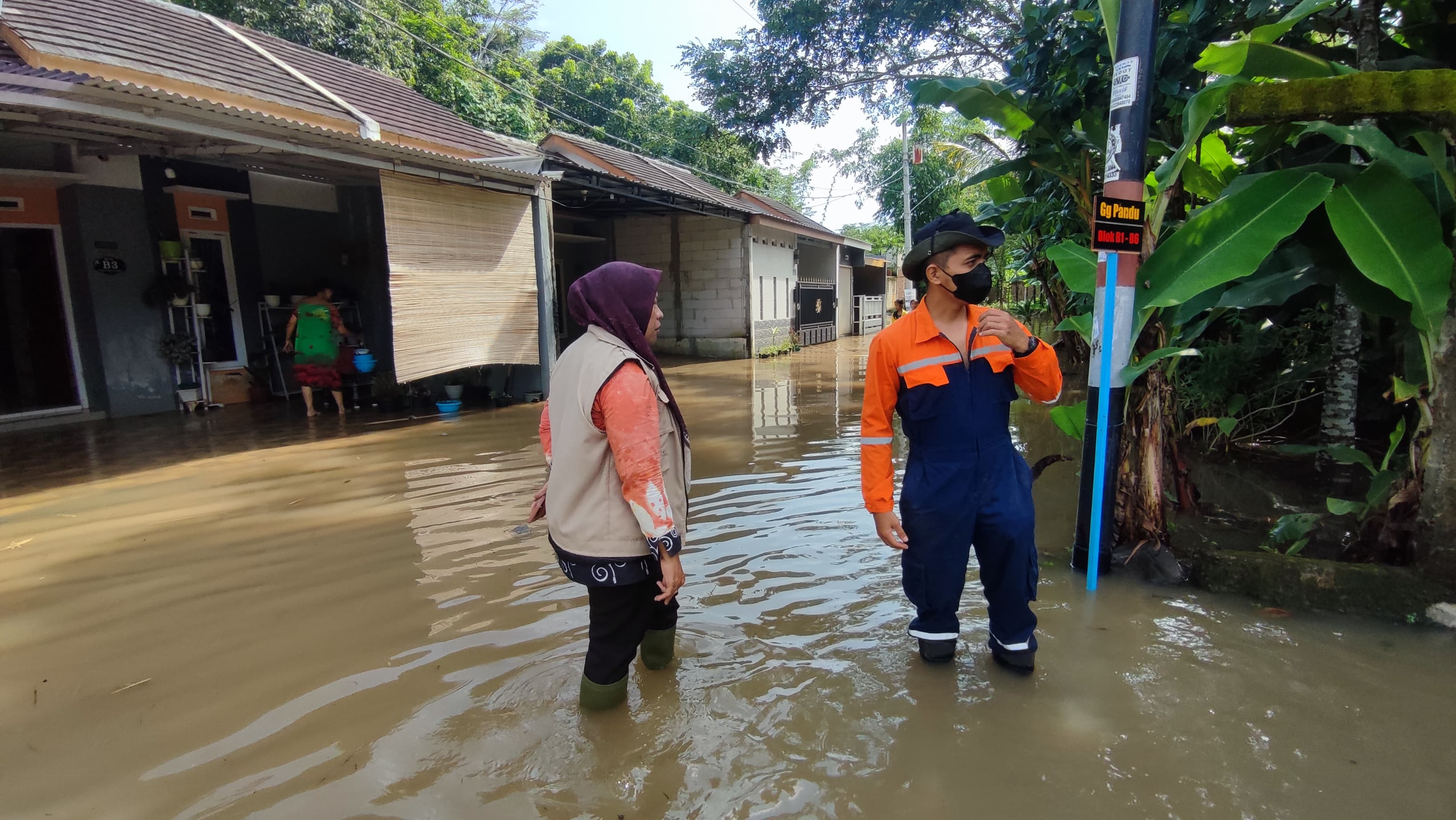 Sungai Gringsing Meluap, Perumahan Pesona Puri Toyareka Terendam Banjir 
