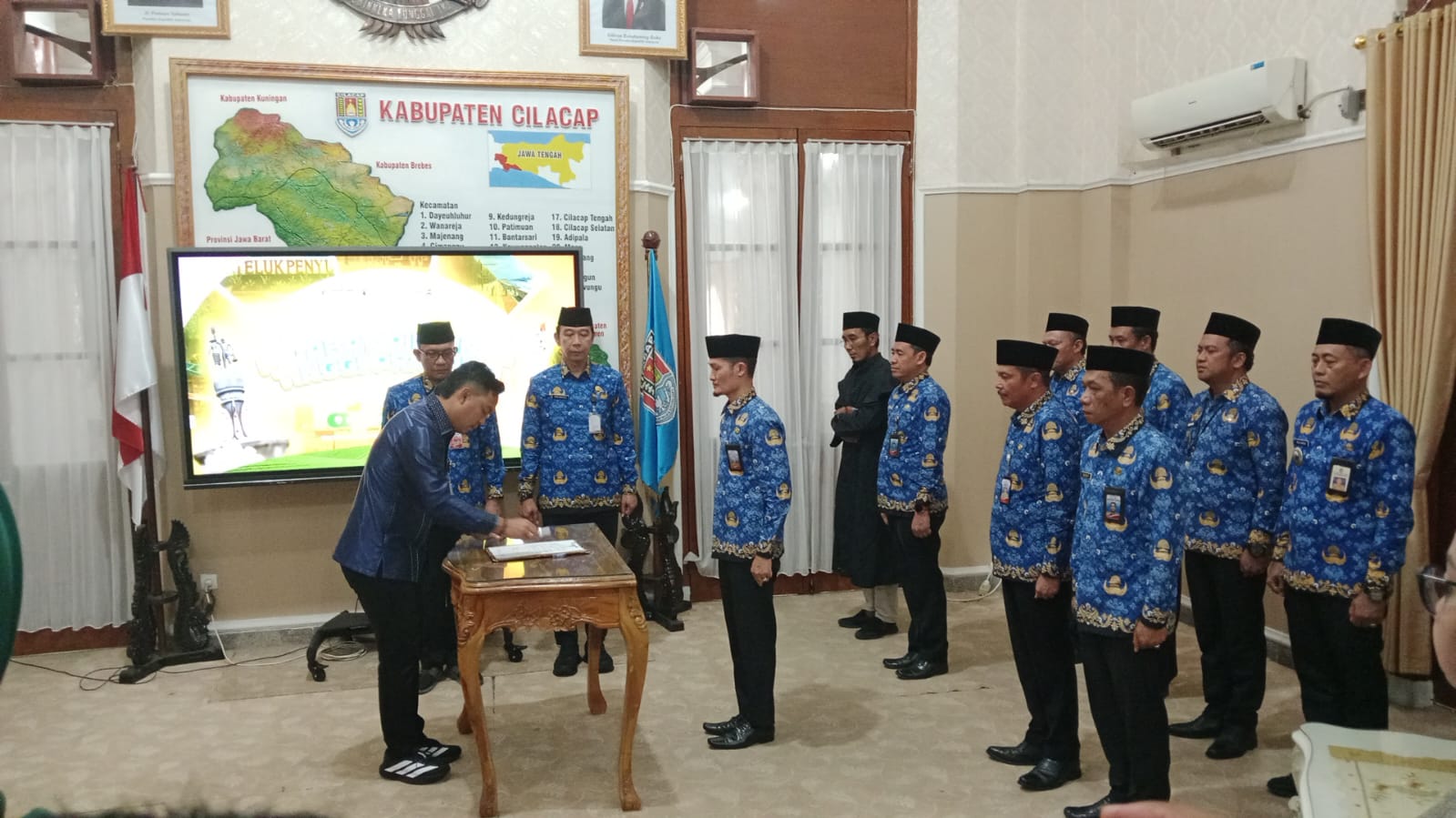 Delapan JPT Pratama Resmi Dilantik, Bupati Cilacap Tegaskan Evaluasi Bagi Yang Tidak Sukses
