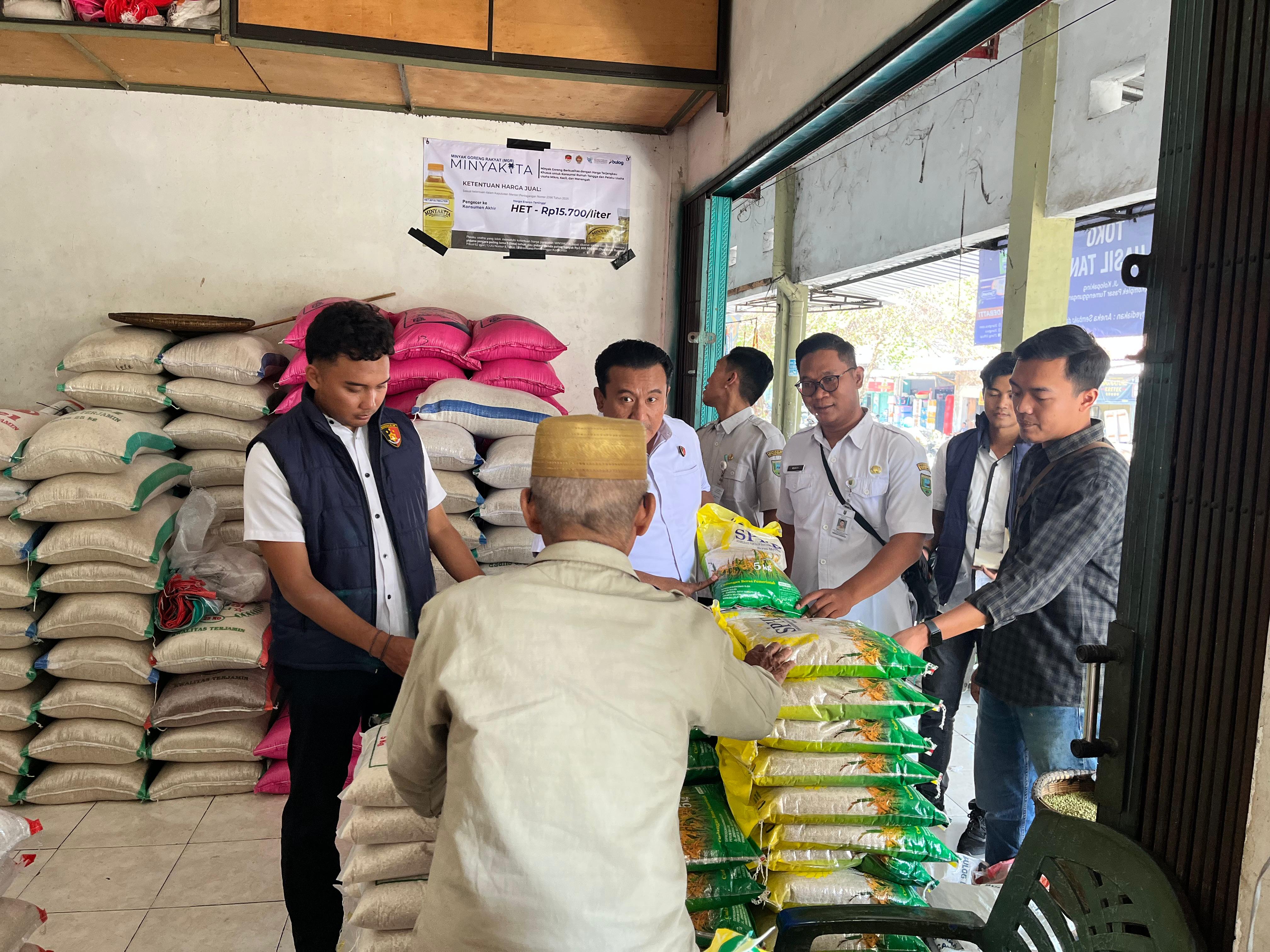 Jaga Harga dan Mutu Beras, Tim Gabungan Lakukan Pengawasan Pasar Tumenggungan Kebumen