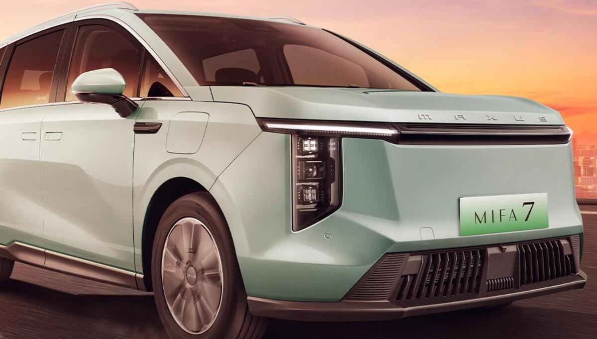 Mau Mobil Keluarga Bebas BBM? Ini Plus-Minus Maxus MIFA 7