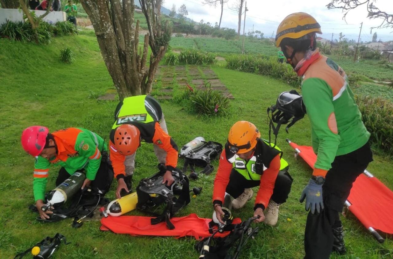  Terus Berbenah, TRC RAPI Banjarnegara Dilatih Bencana Gunung Api dan Gas Beracun