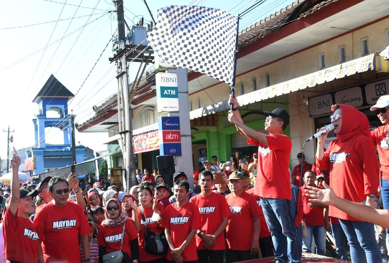 Lepas Jalan Sehat Hari Buruh, Bupati Pamer Kenaikan Pertumbuhan Ekonomi