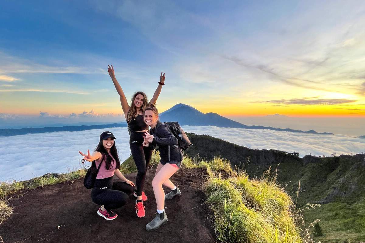 5 Rekomendasi Gunung di Luar Pulau Jawa yang Ramah Pendaki Pemula