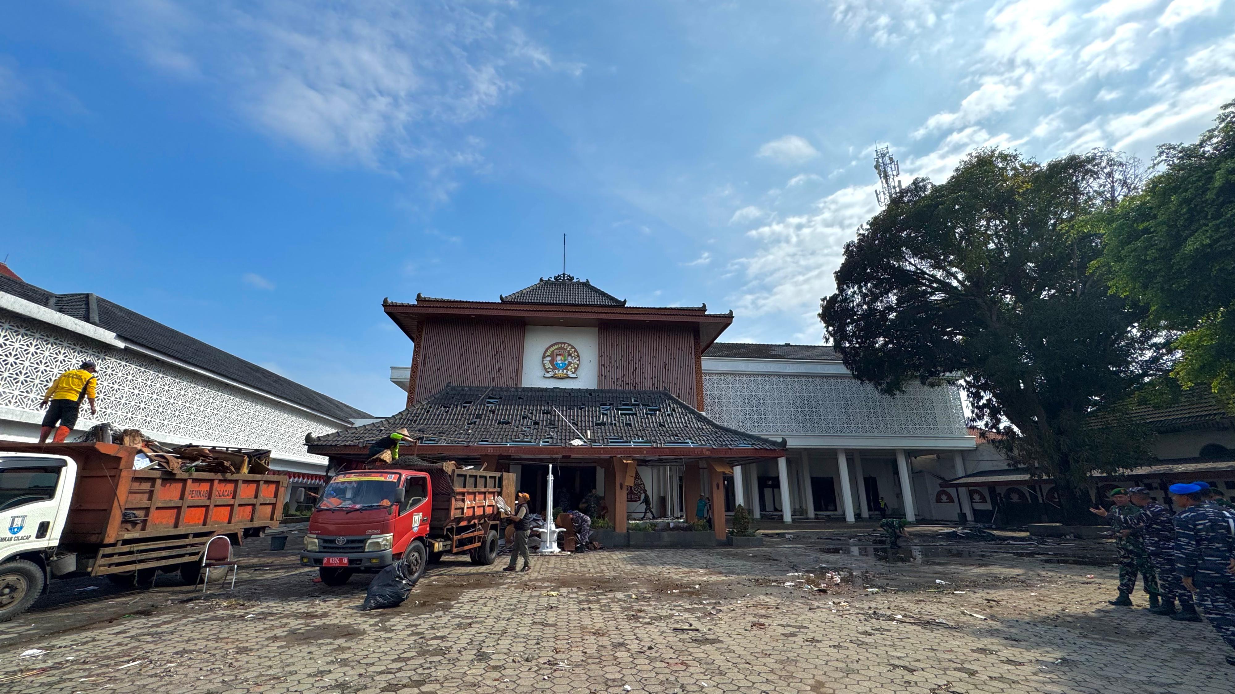 Menjelang Akhir Tahun, Pemkab Cilacap Ngebut Lelang Proyek: Gedung DPRD Jadi Prioritas Utama