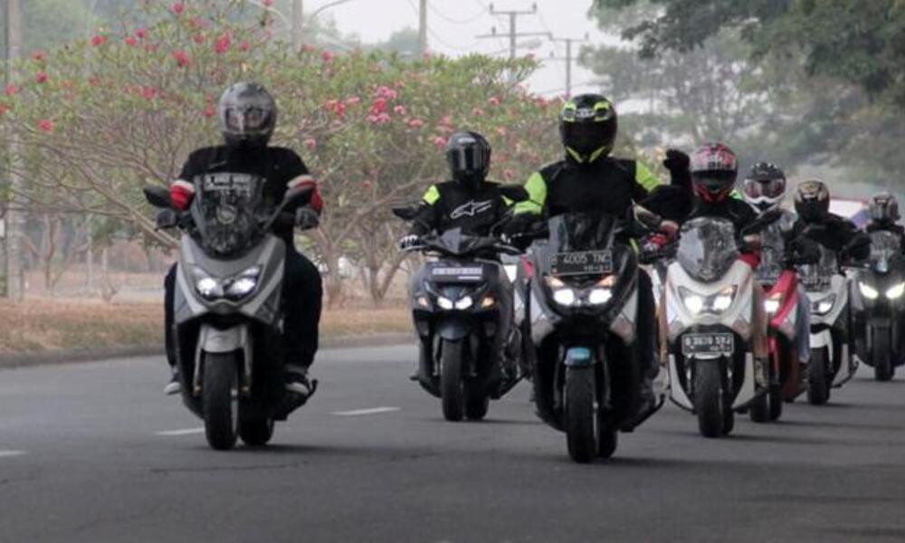 Simak Nih! Rekomendasi Motor Matic yang Enak Buat Touring Bersama Teman