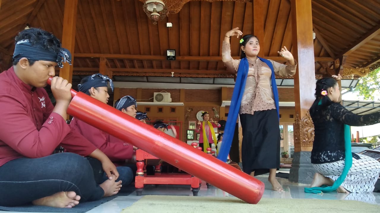 Keunikan Gong Gembung Instrumen Khas Calung Banyumasan, Tidak Sembarang Getarkan Bibir untuk Membunyikannya