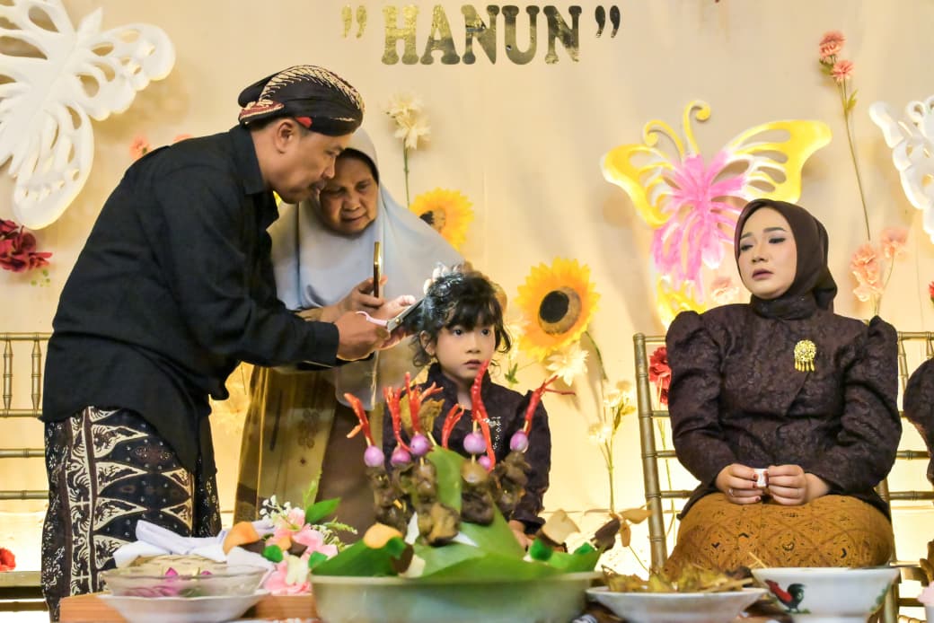 Kisah Hanun, Bocah Rambut Gimbal yang Minta Sapi Cokelat Sebagai Syarat Ruwatan