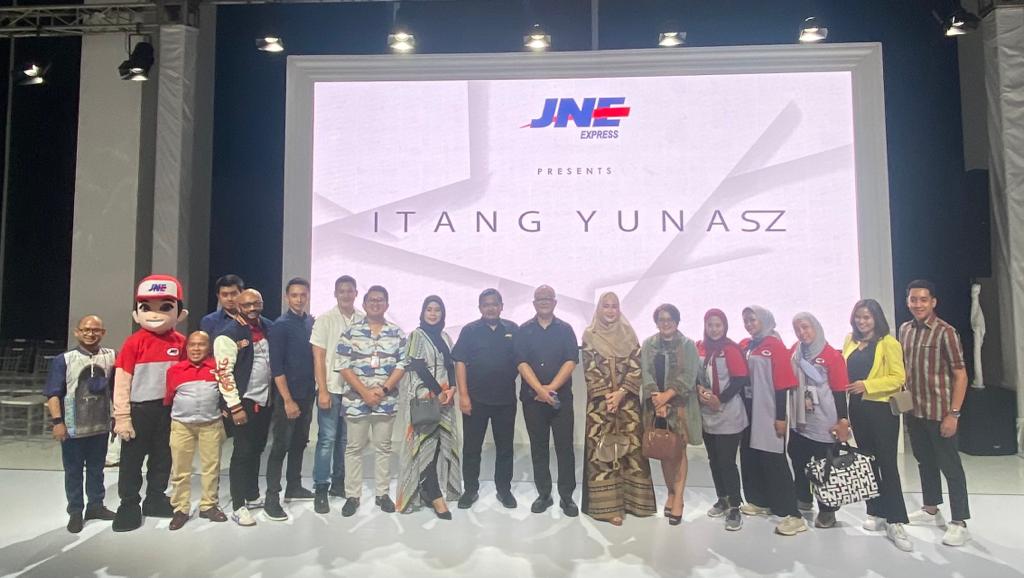 JNE Berkolaborasi Dengan Itang Yunasz dalam menyambut Ramadan dan Hari Raya 