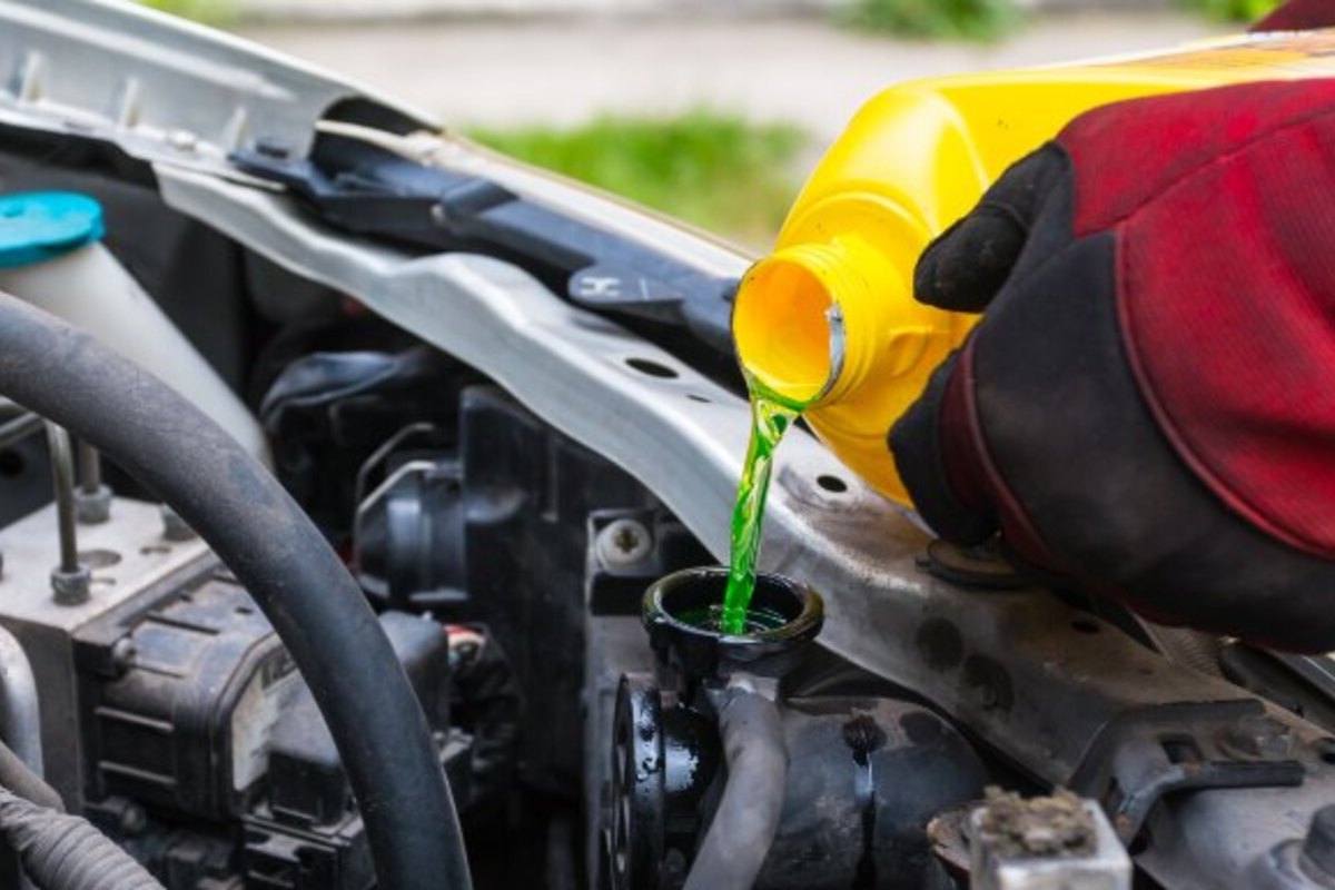 Mengenal 4 Jenis Coolant yang Sesuai untuk Mobil Kalian