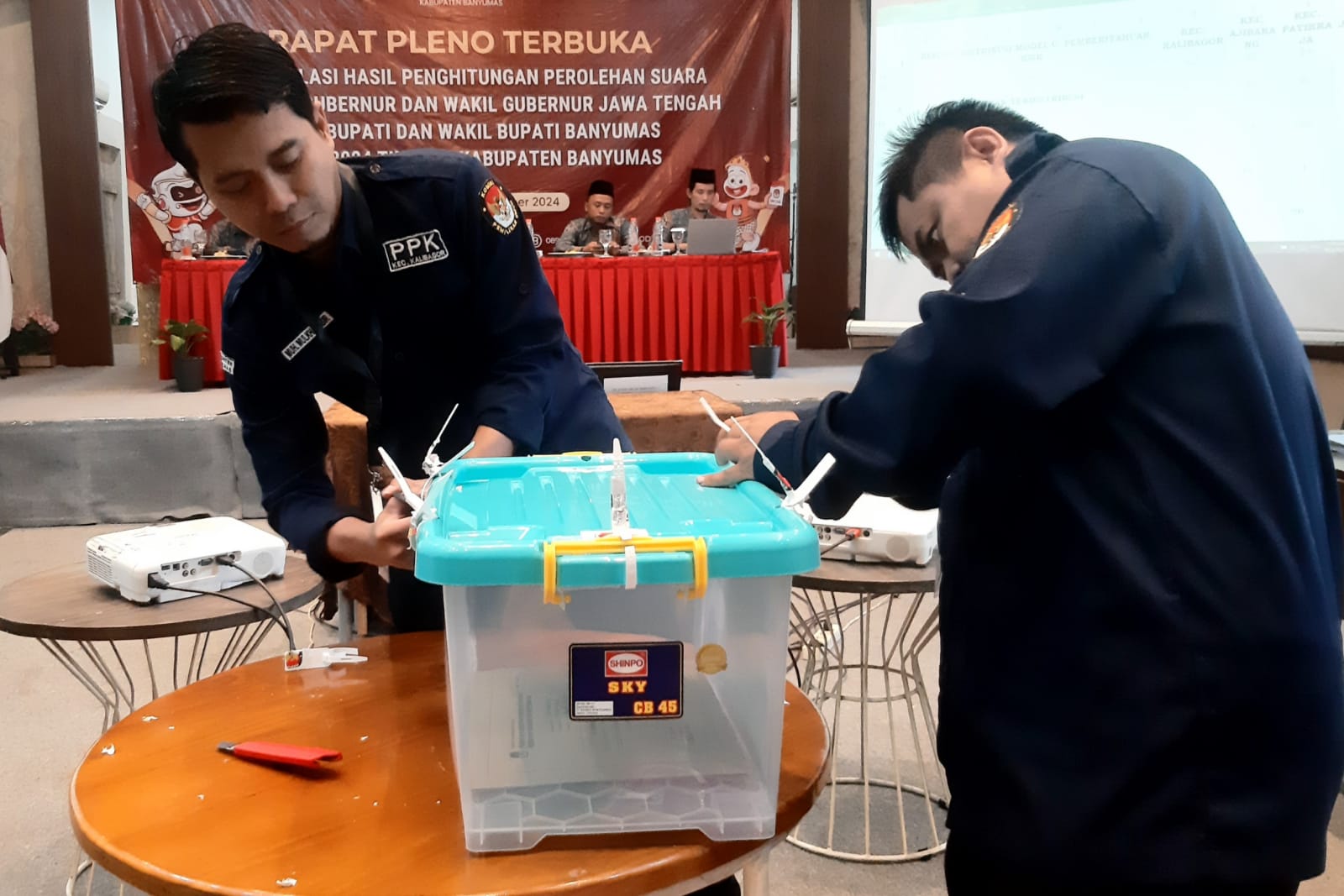 KPU Banyumas Gelar Rekapitulasi Suara, Penetapan Hasil Tunggu Surat MK