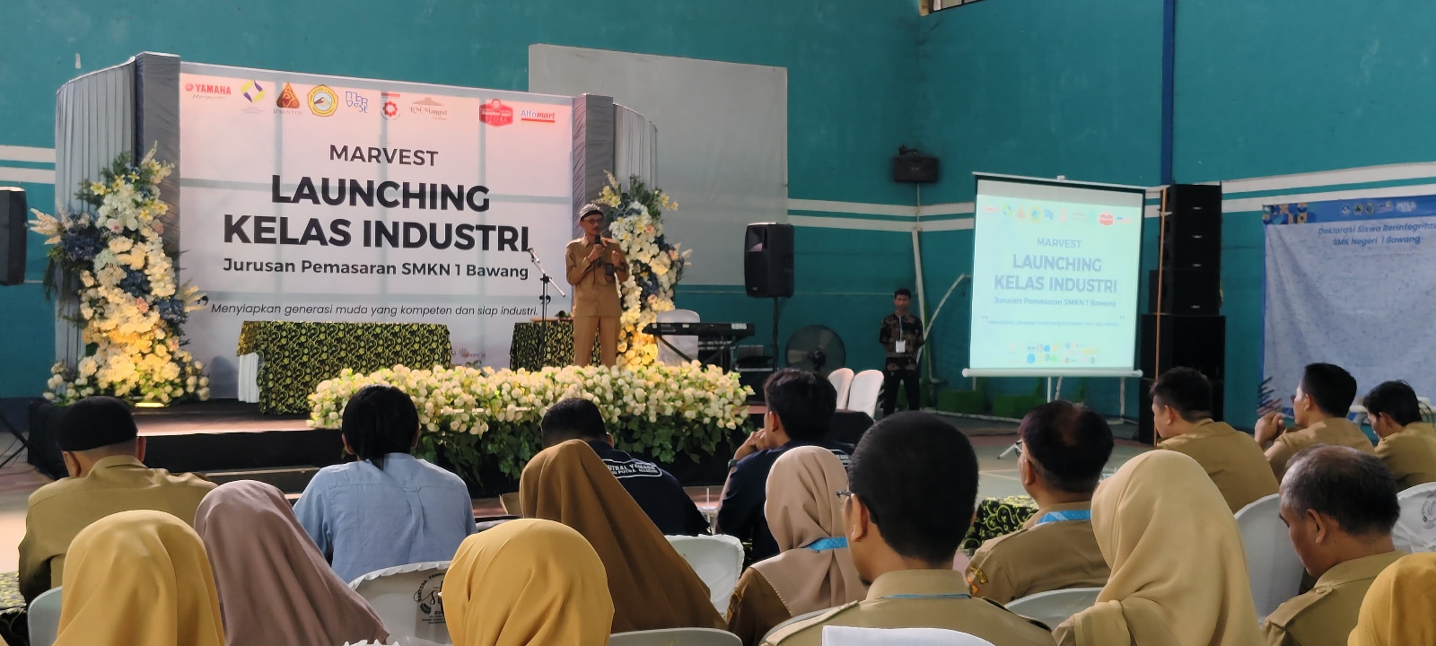 Siap Kerja Sejak Sekolah, Siswa SMKN 1 Bawang Digembleng Lewat Kelas Industri