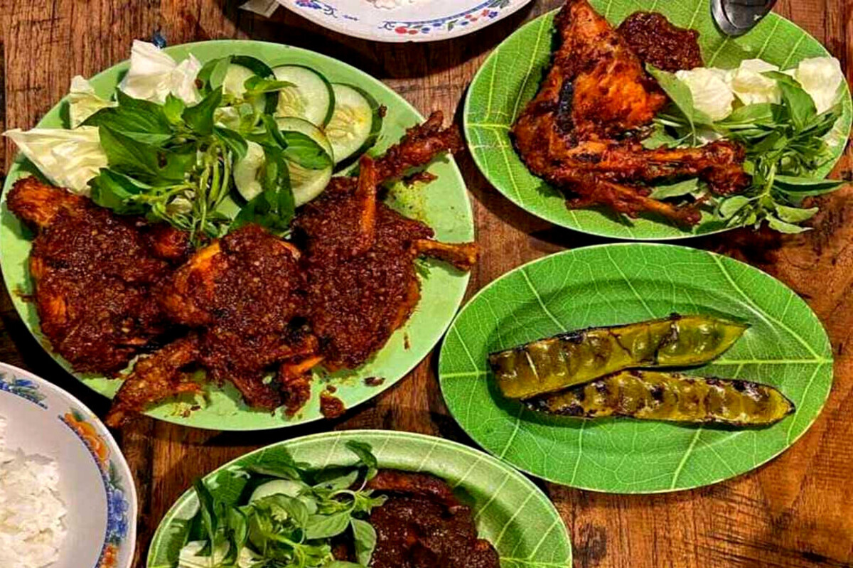 Mencicipi Ayam Bakar Pedas Arto Moro yang Legend di Jogja