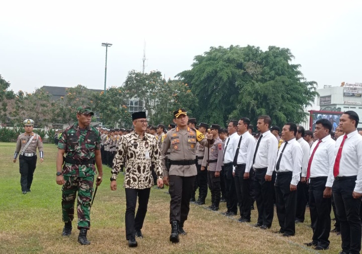 Pengamanan Pemilu 2024, Polresta Banyumas Gelar Pasukan Mantap Brata Candi di Alun-Alun Purwokerto