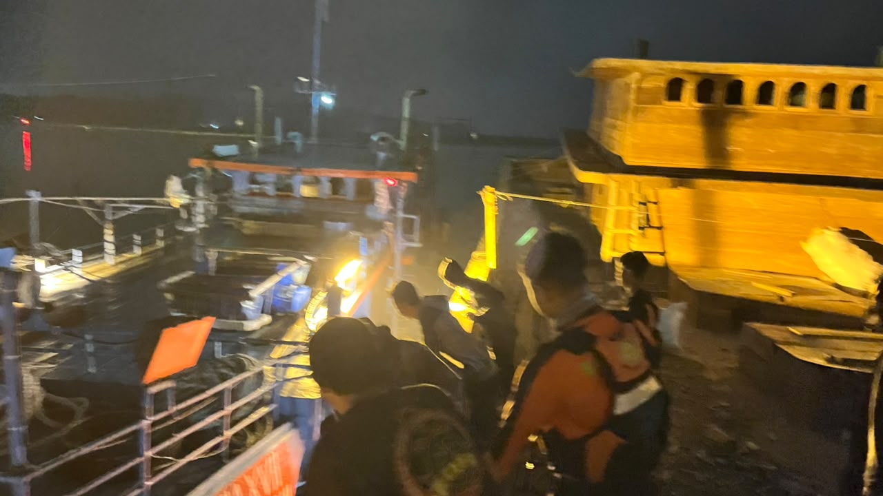 KMN Maju Setia 17 Kandas di Perairan Karangbolong Cilacap, 11 Orang Nelayan Selamat