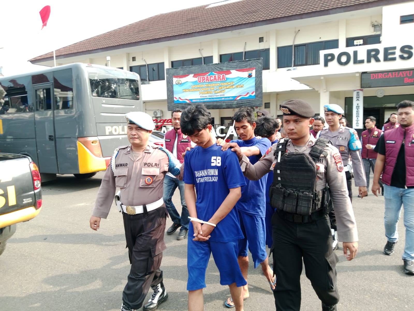 Penanganan Kasus Kerusuhan di Kantor DPRD Cilacap: Jumlah Tersangka Meningkat Menjadi 23 Orang