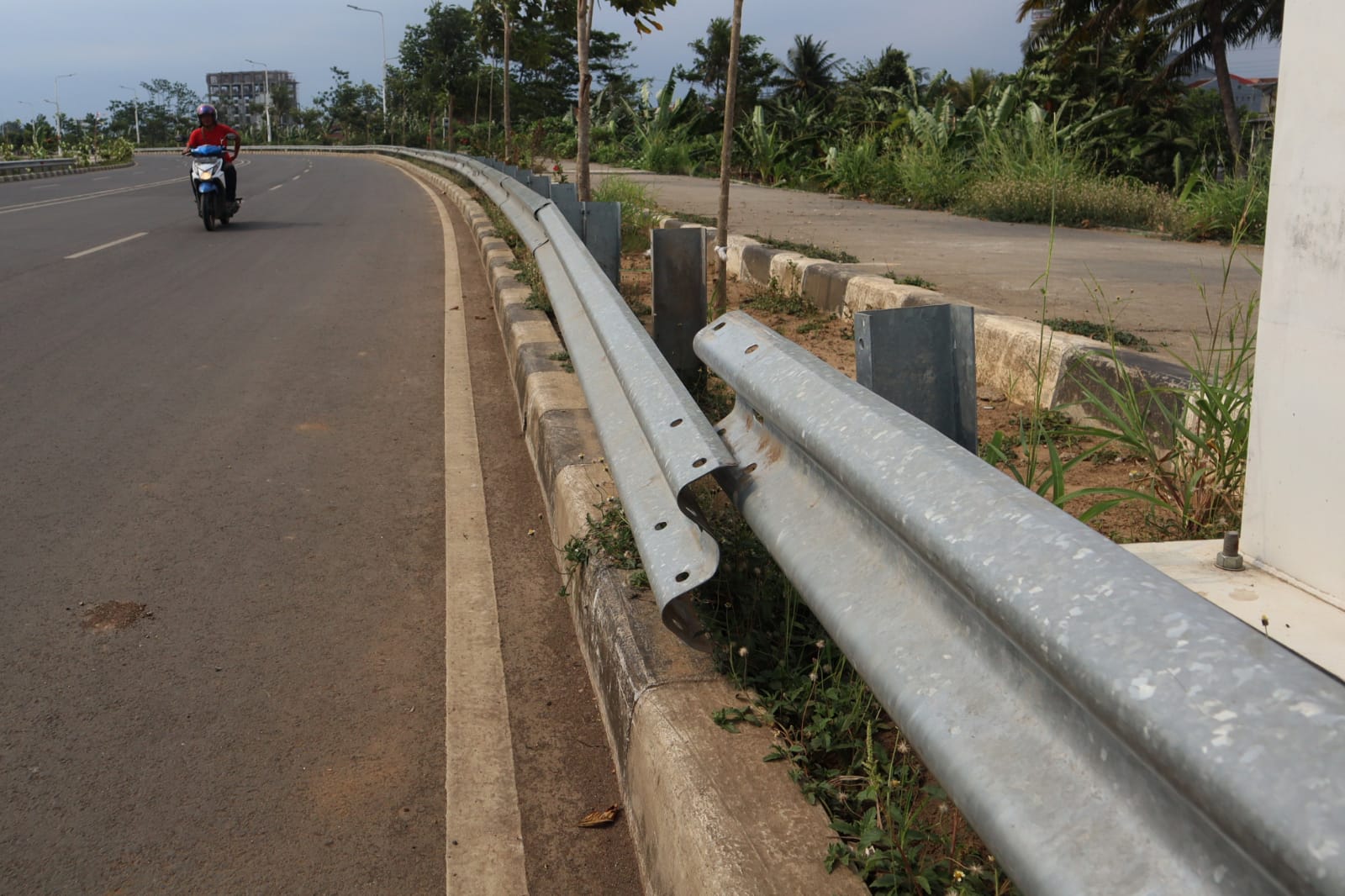 Baud Pagar Pembatas Jalan Bung Karno Raib, DPU : Pelaku Bakal Disanksi Tegas