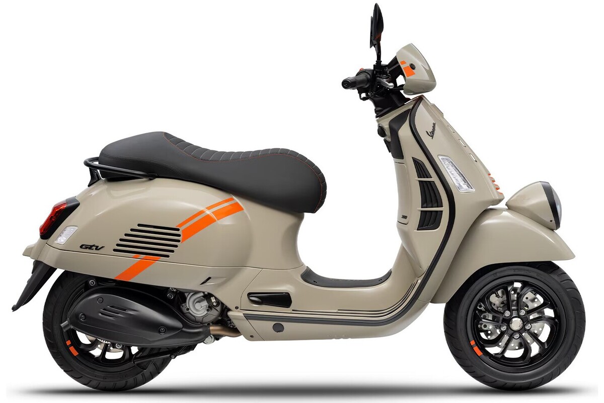 Vespa GTV 300, Skuter Klasik Desain Retro dengan Jiwa Balap