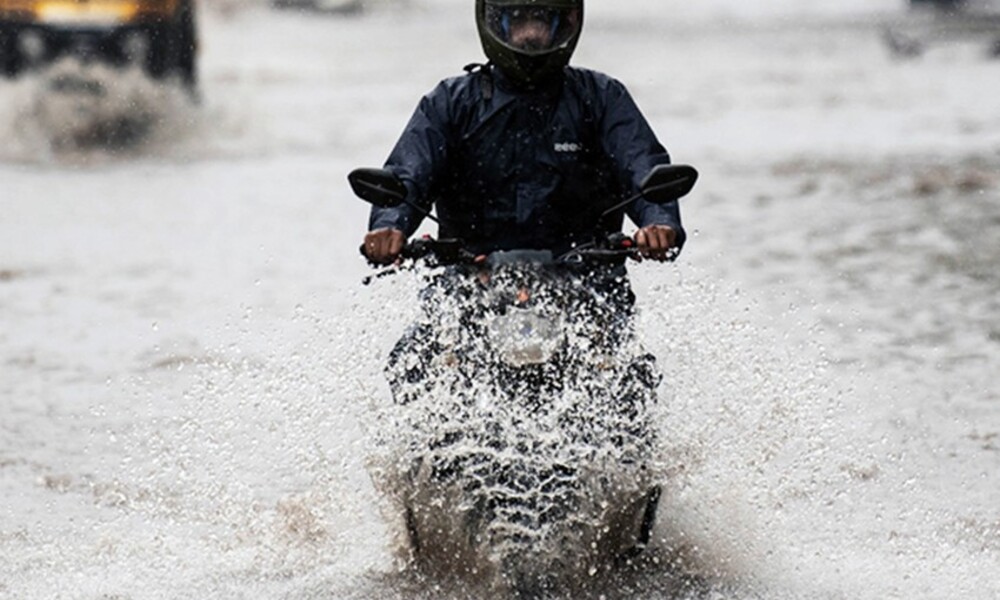 Tips Menjaga Agar Motor Tidak Mogok Setelah Terkena Banjir