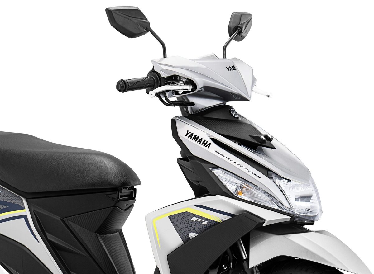 Tentukan Pilihanmu, Motor Listrik Polytron Fox-R Vs Motor Yamaha Mio M3 125