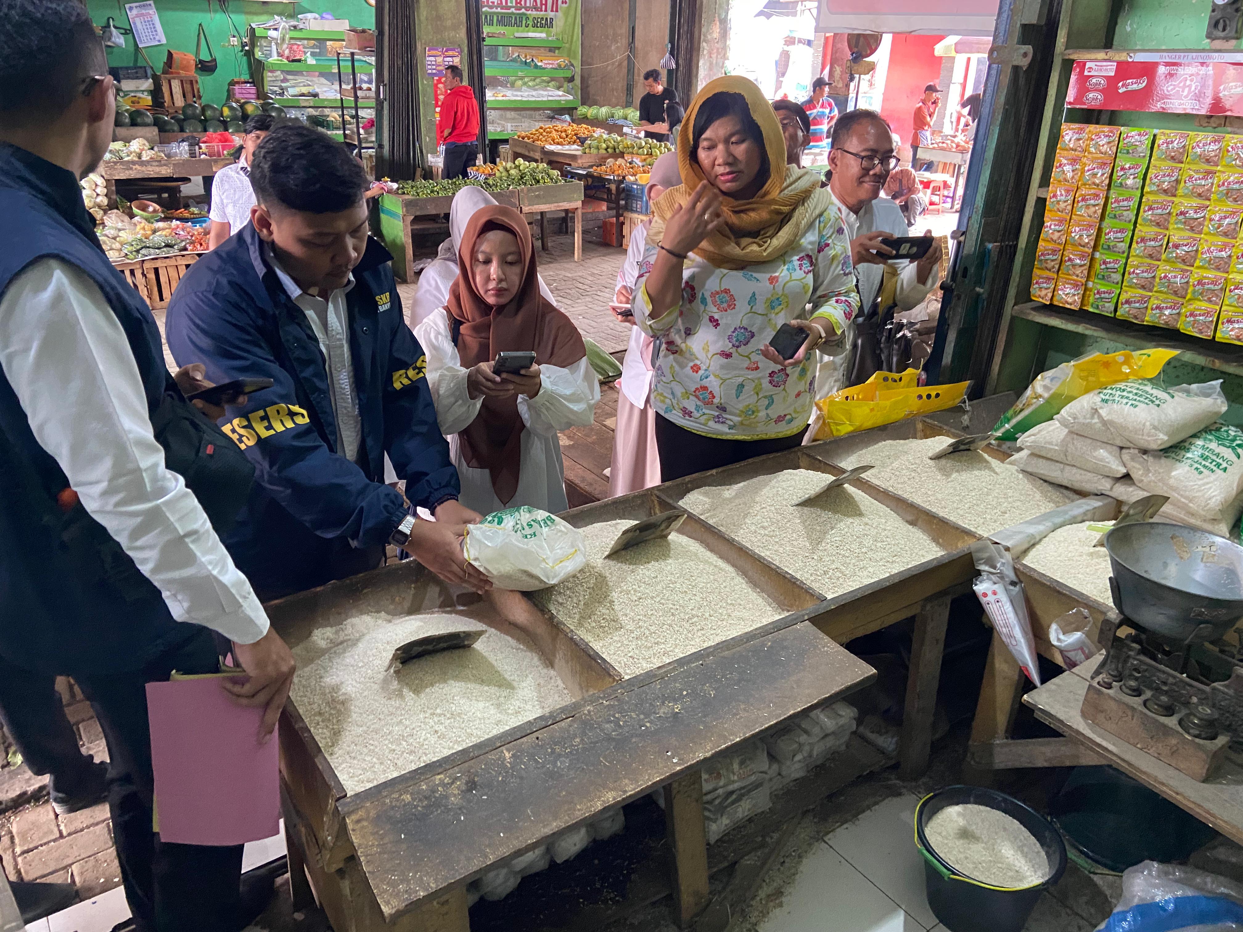 Satgas Pengendalian Harga Beras dan Polresta Banyumas Awasi HET, Pastikan Harga dan Mutu Sesuai Aturan