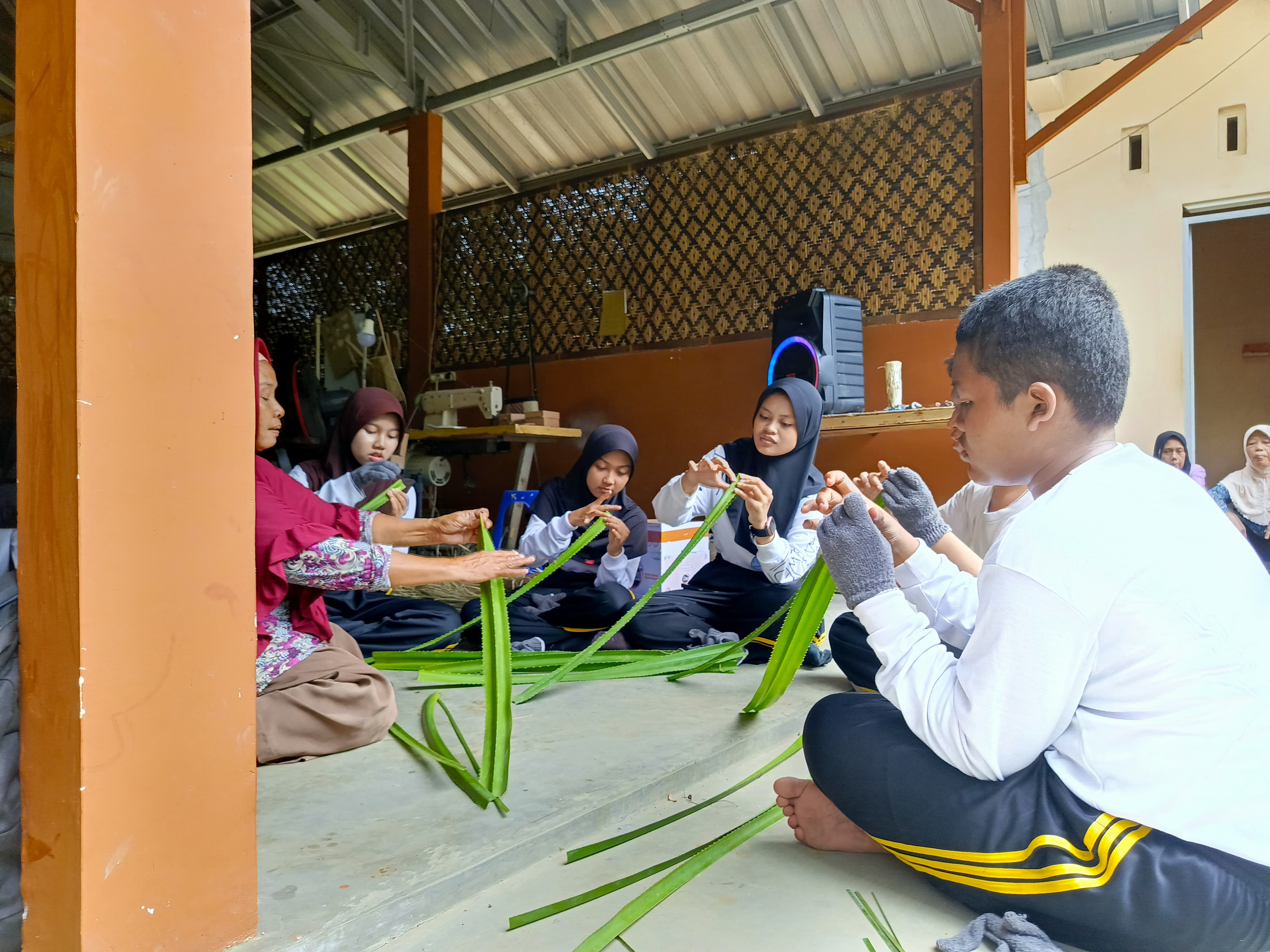 Pemdes Grenggeng Kebumen, Buka Wisata Edukasi Anyaman