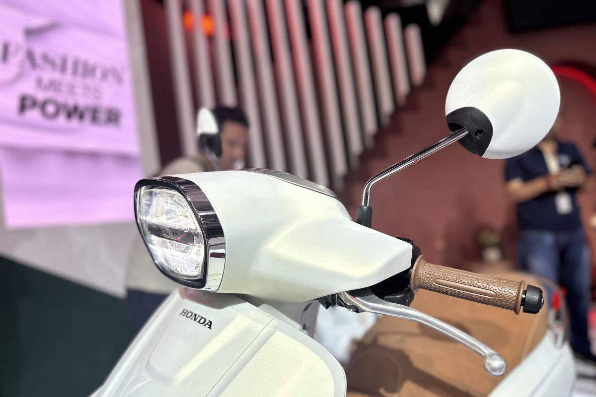 Cewek Wajib Lirik! Honda Stylo 160, Motor Klasik Modern yang Nggak Biasa