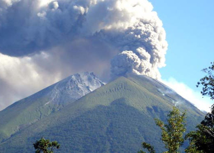 Mengenal Penyebab Meletusnya Gunung Berapi Yang Perlu Kalian Ketahui