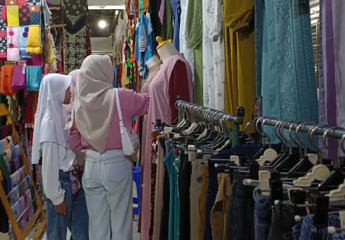 Omzet Pedagang Pakaian di Kebumen Anjlok hingga 50 Persen
