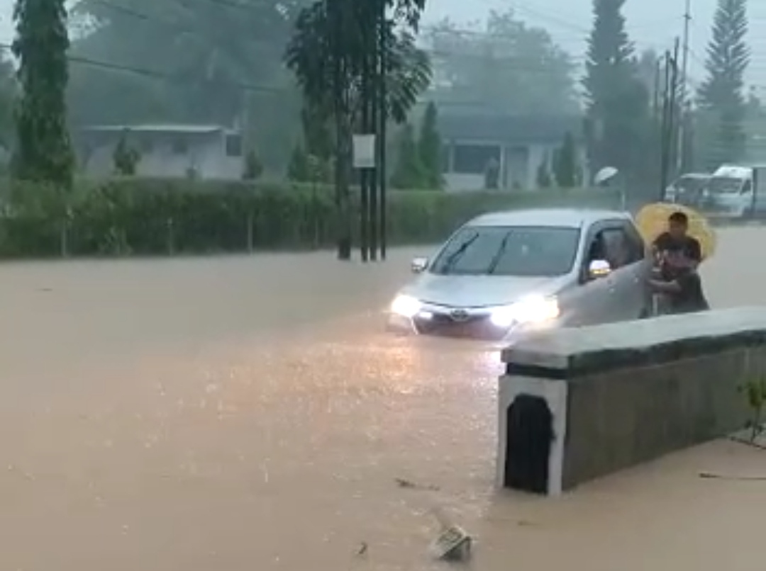 Hujan Deras, Banjir dan Longsor Landa Banyumas