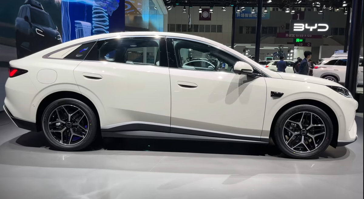 BYD Seal 06 DM-i, Mobil Hybrid yang Iritnya Kebangeten, Sekali Full Tank Bisa Tempuh 2.000 Km