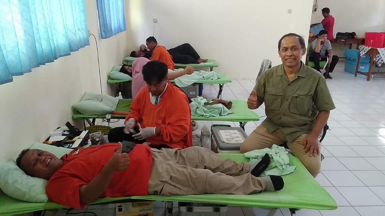 Peduli dan Berbagi, Alumni SMPN 1 Sumpiuh Helat Reuni Akbar 50 Tahun