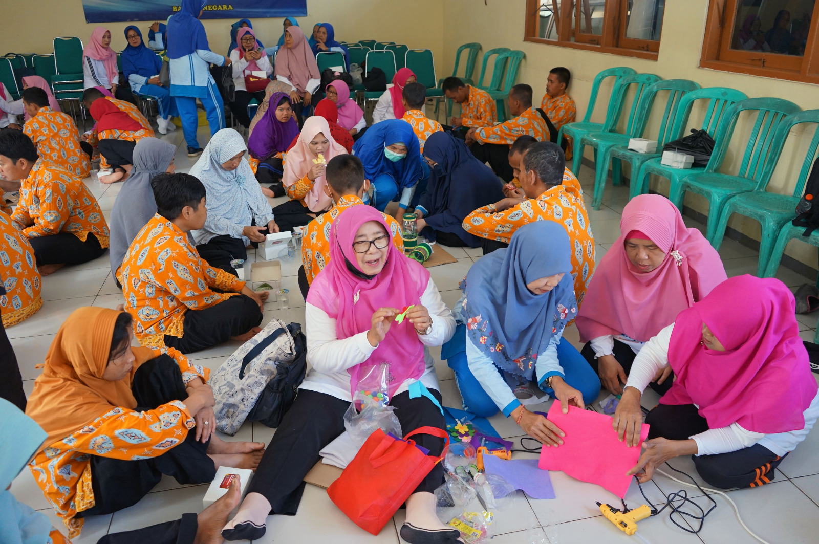 Sekolah Lansia Berdayakan Penerima Manfaat Panti Sosial Lewat Keterampilan Daur Ulang