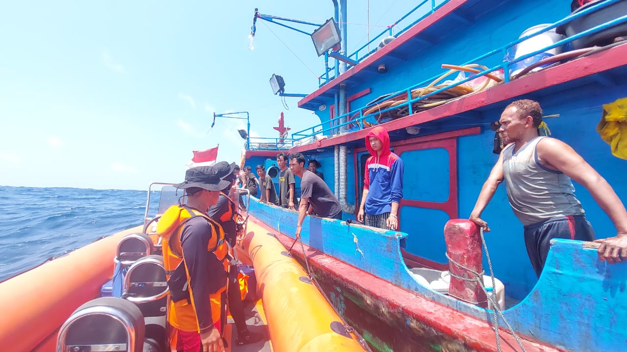 Alami Mati Mesin, KM Alvino Terombang-ambing Selama Tiga Hari di Perairan Nusakambangan