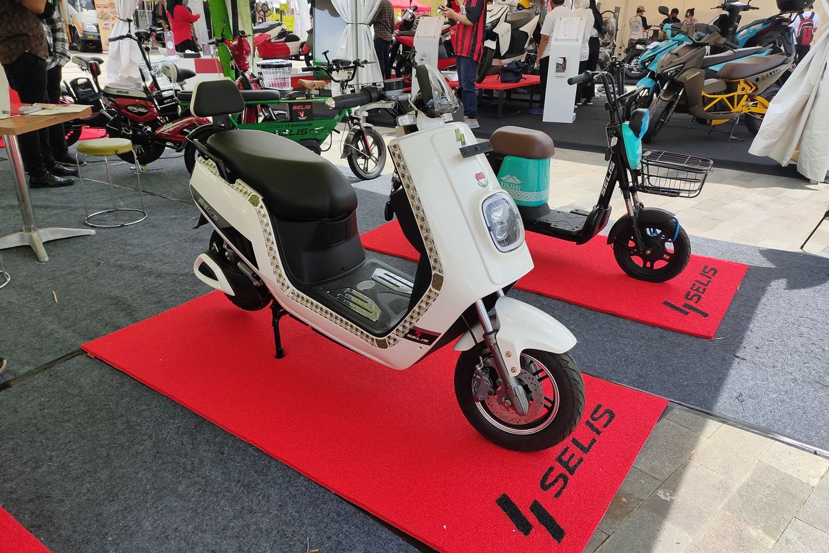 Selis E-Max Dual Lithium: Motor Listrik Andal, Irit, dan Bisa Tempu 125 km Sekali Cas