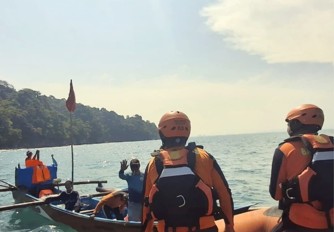 Nelayan Cilacap Hilang Kontak, Ditemukan Selamat Setelah 21 Jam