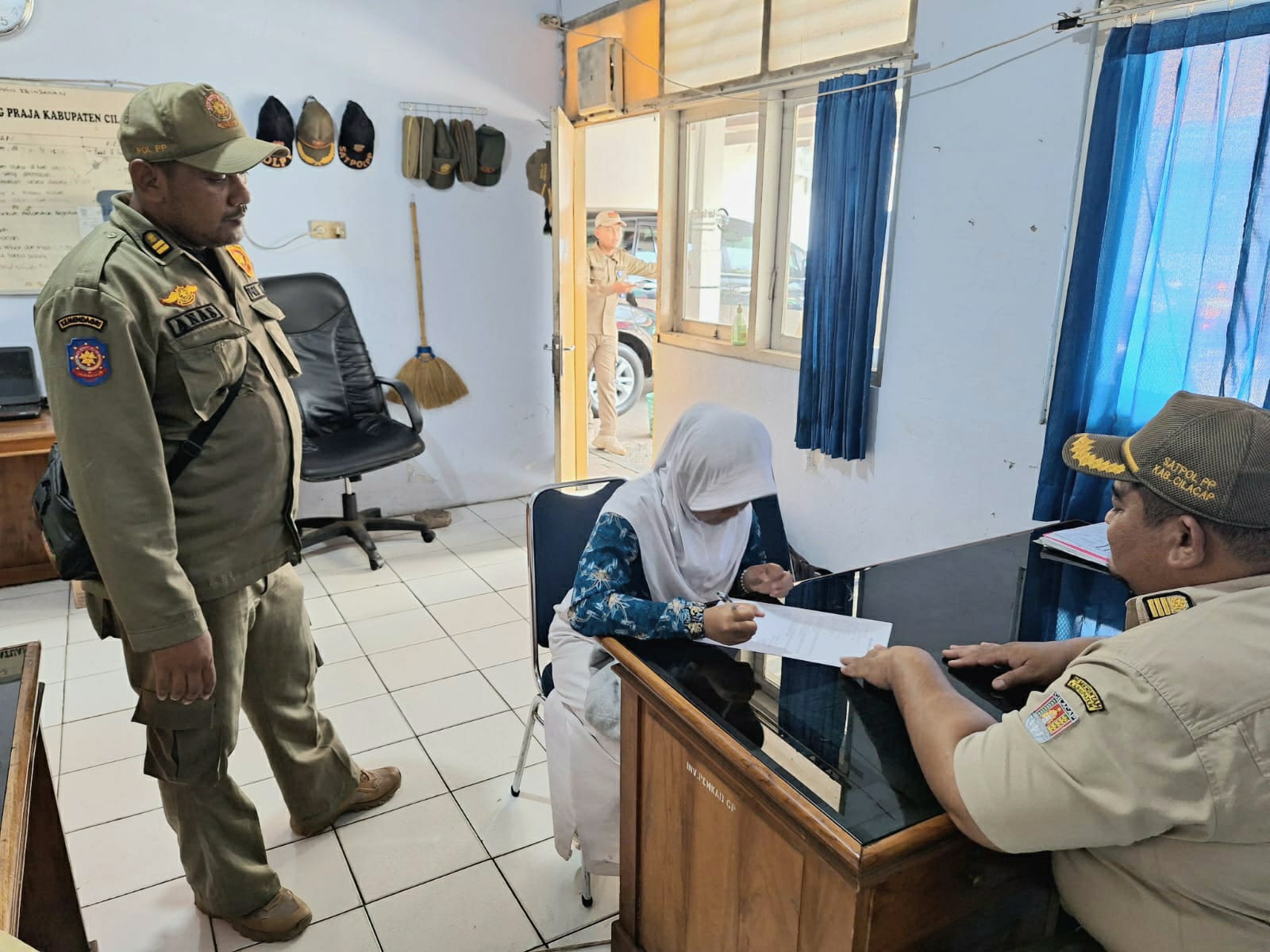  Kedapatan Bolos Sekolah, 8 Pelajar di Cilacap Dijemput Satpol PP