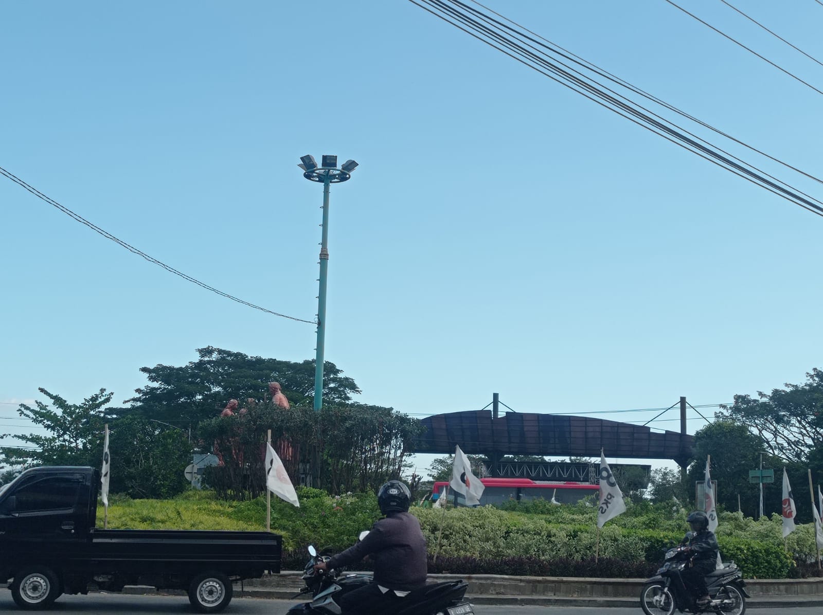 Satpol PP : Alat Peraga Kampanye Tidak Boleh Dipasang di RTH dan Alat Kelengkapan Jalan