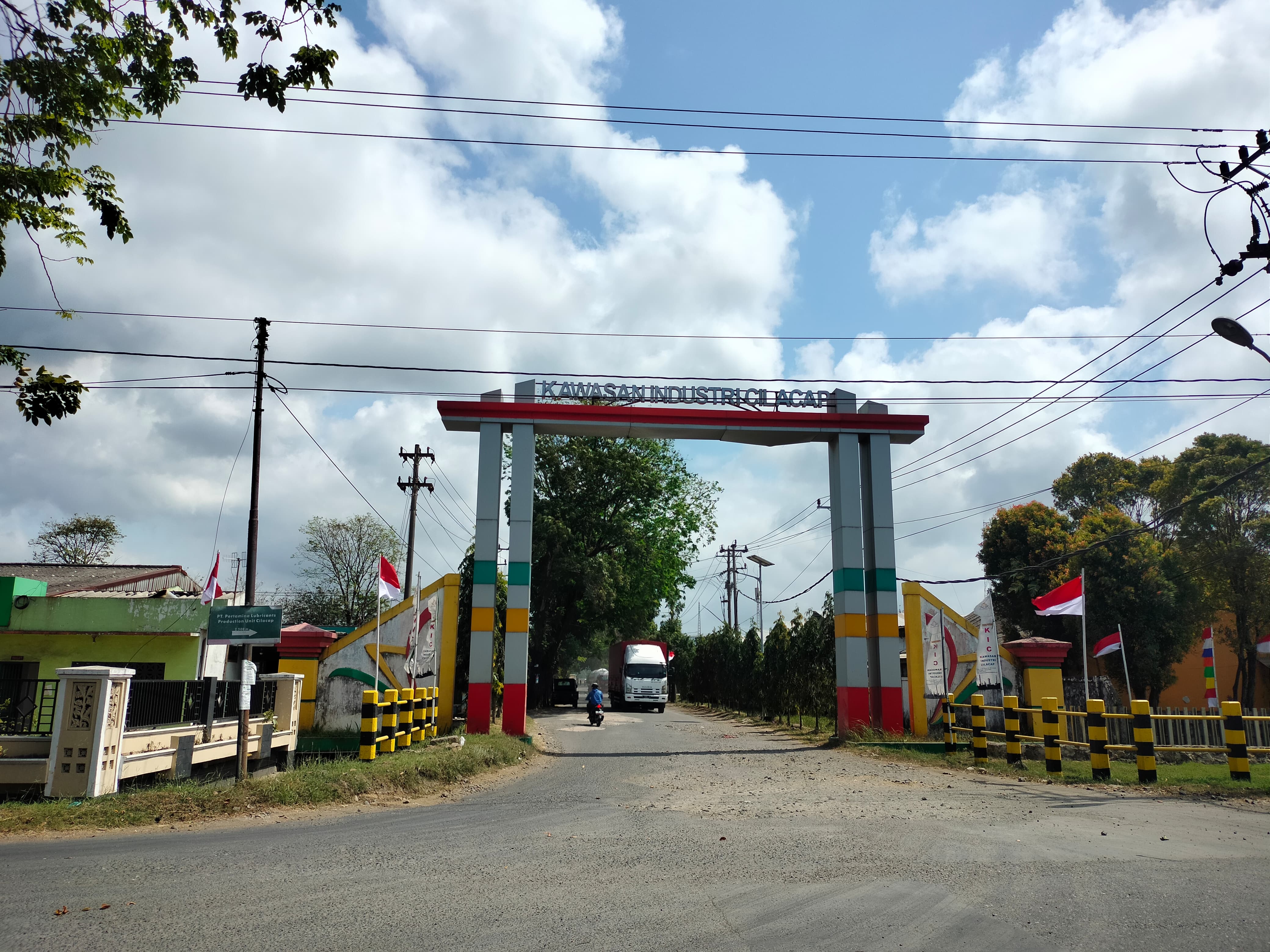 Banyak Warga Cilacap Jadi PMI, Ini Strategi Pemkab Tekan Angka Migrasi