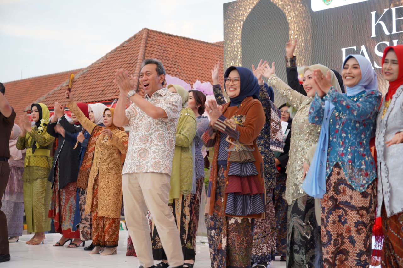 Tiga Mode Lokal Meriahkan Fashion Fest 2025