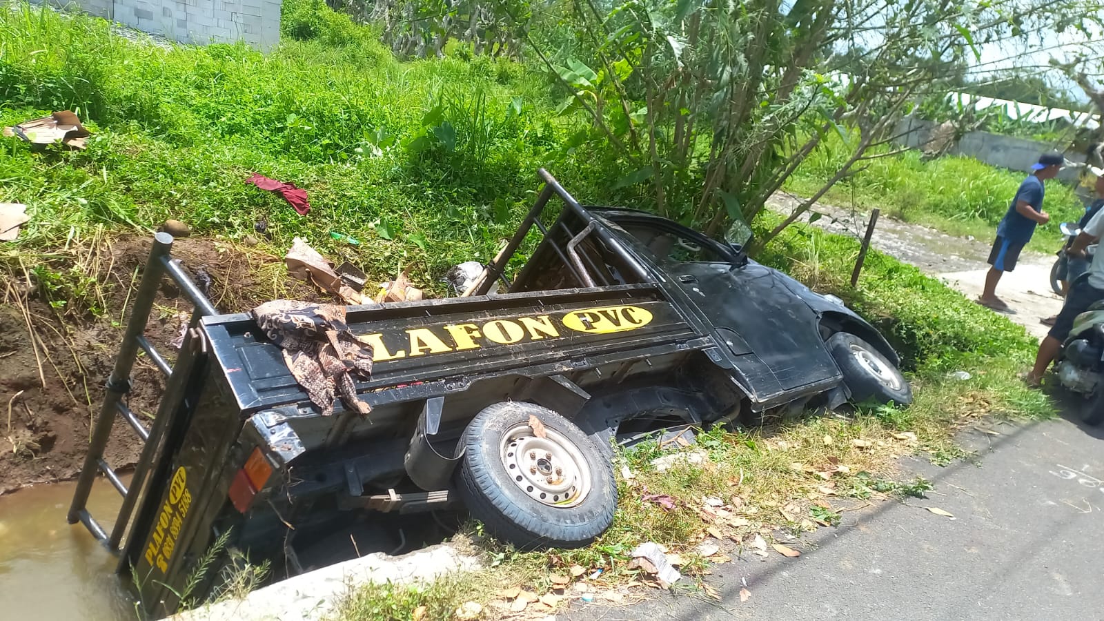 Mobil Pikap Masuk ke Sungai di Kertanegara, Satu Orang Meninggal Dunia