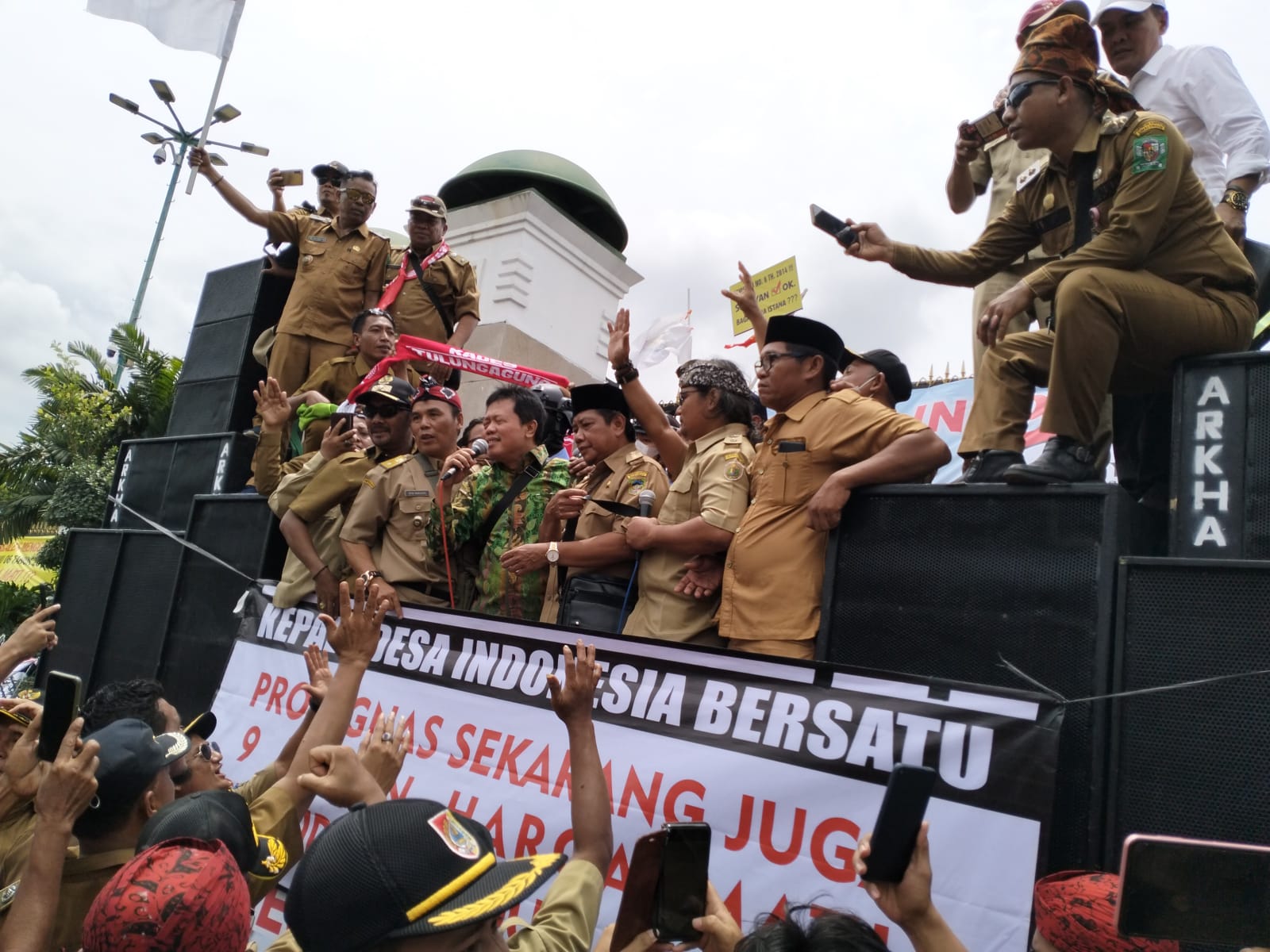 Ratusan Kades dan Perangkat Desa Asal Banyumas Ikuti Aksi Damai di Jakarta