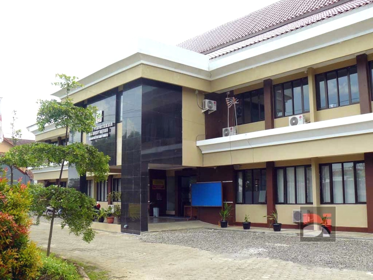 Pengen Nugas yang Tempatnya Adem, Comfy, dan Gratis? Perpusda Purwokerto Aja