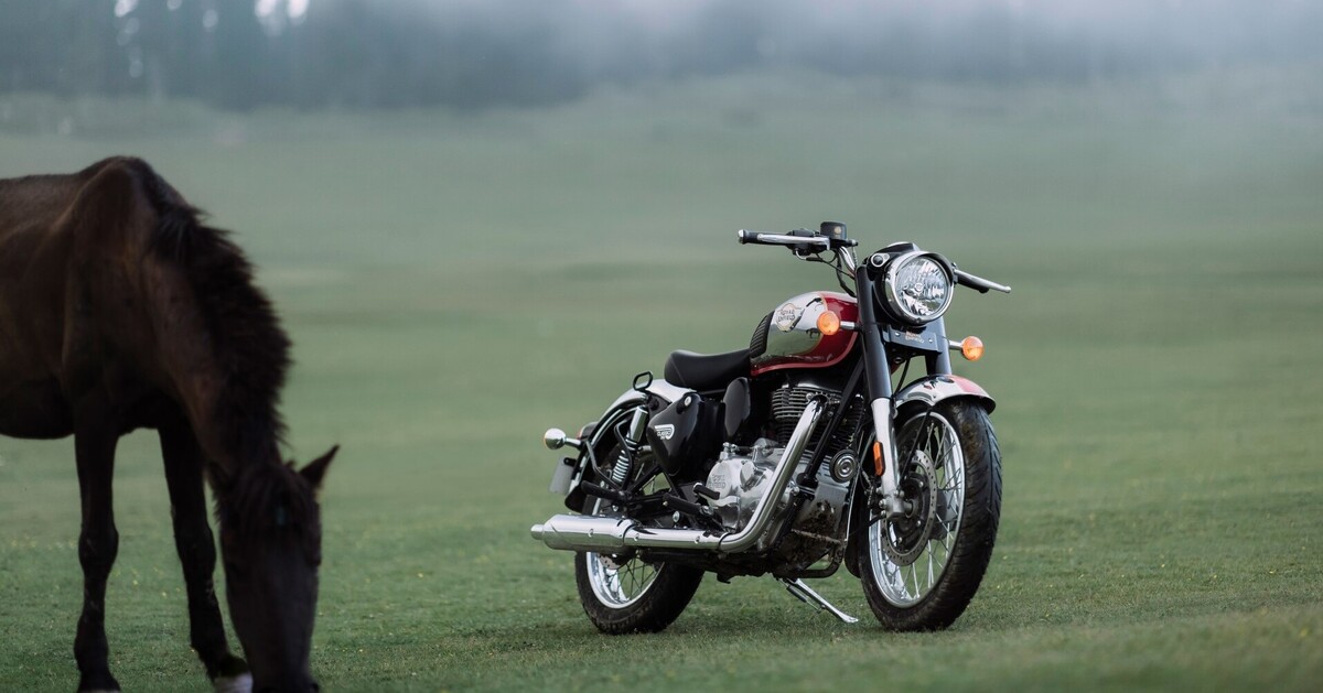 Motor Royal Enfield Classic 350, Ikonik Retro Style Bersama Performa yang Galak Abis!